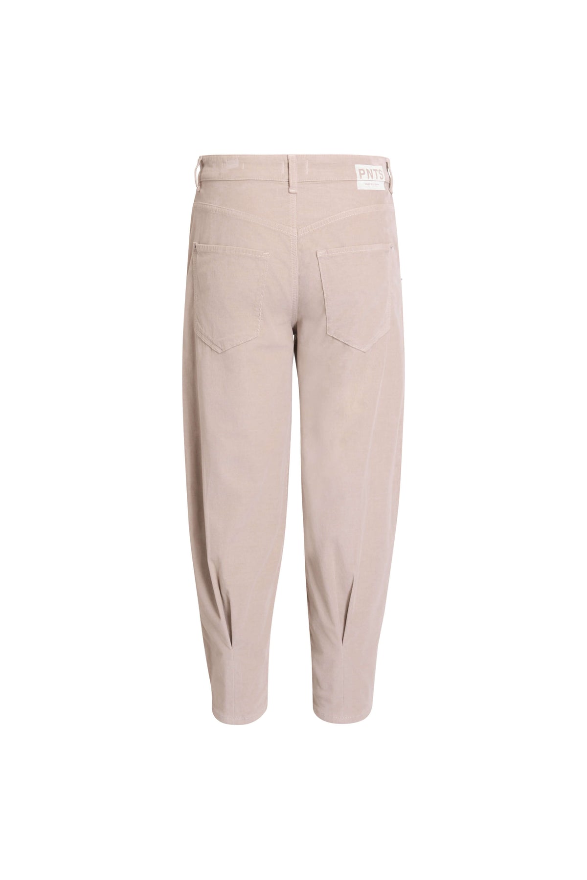 Rückansicht einer beigen Hose mit zwei aufgesetzten Taschen und Falten am Beinsaum.