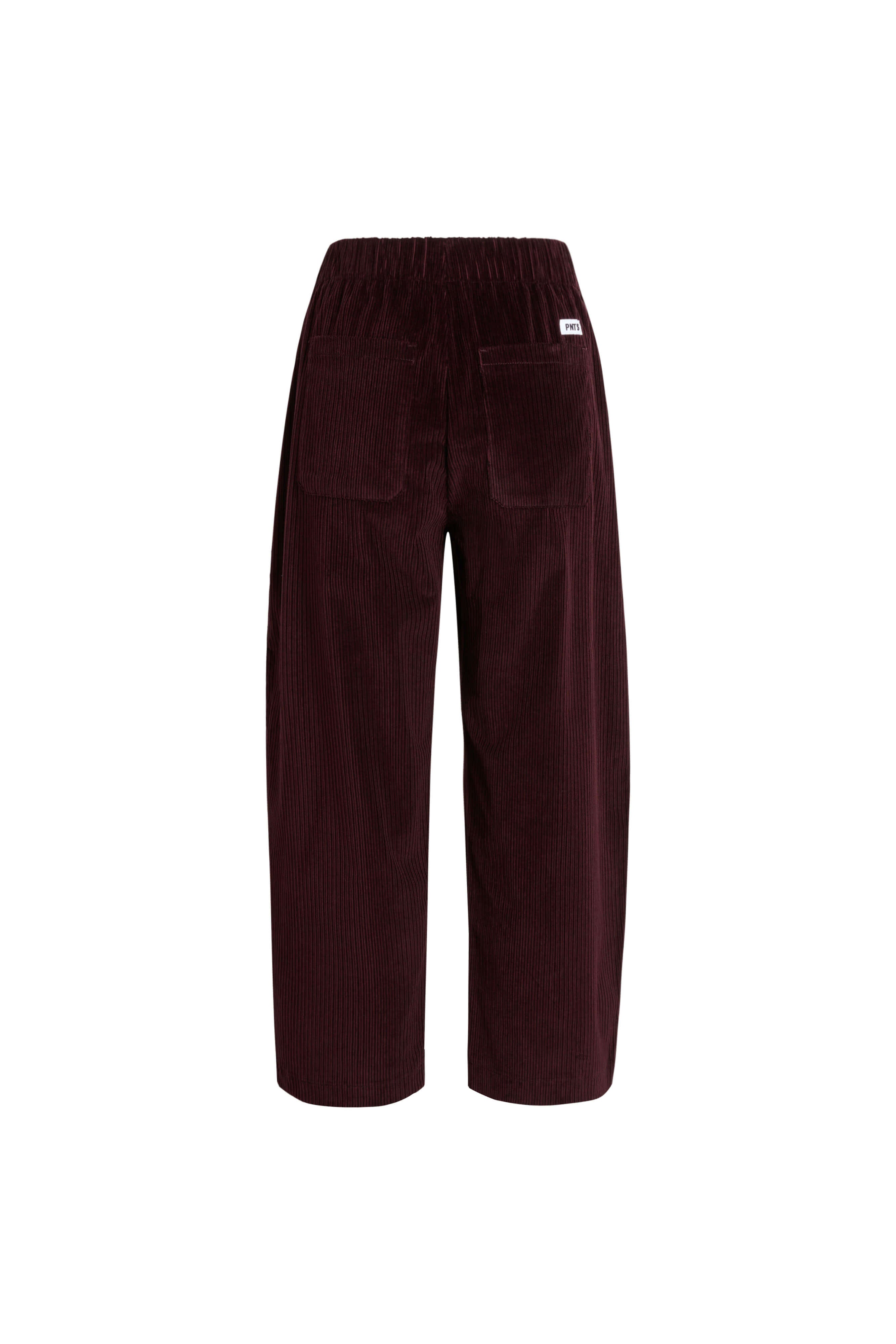Rückansicht einer dunkelroten Cordhose mit elastischem Bund, aufgesetzten Taschen und weißem Label-Patch.