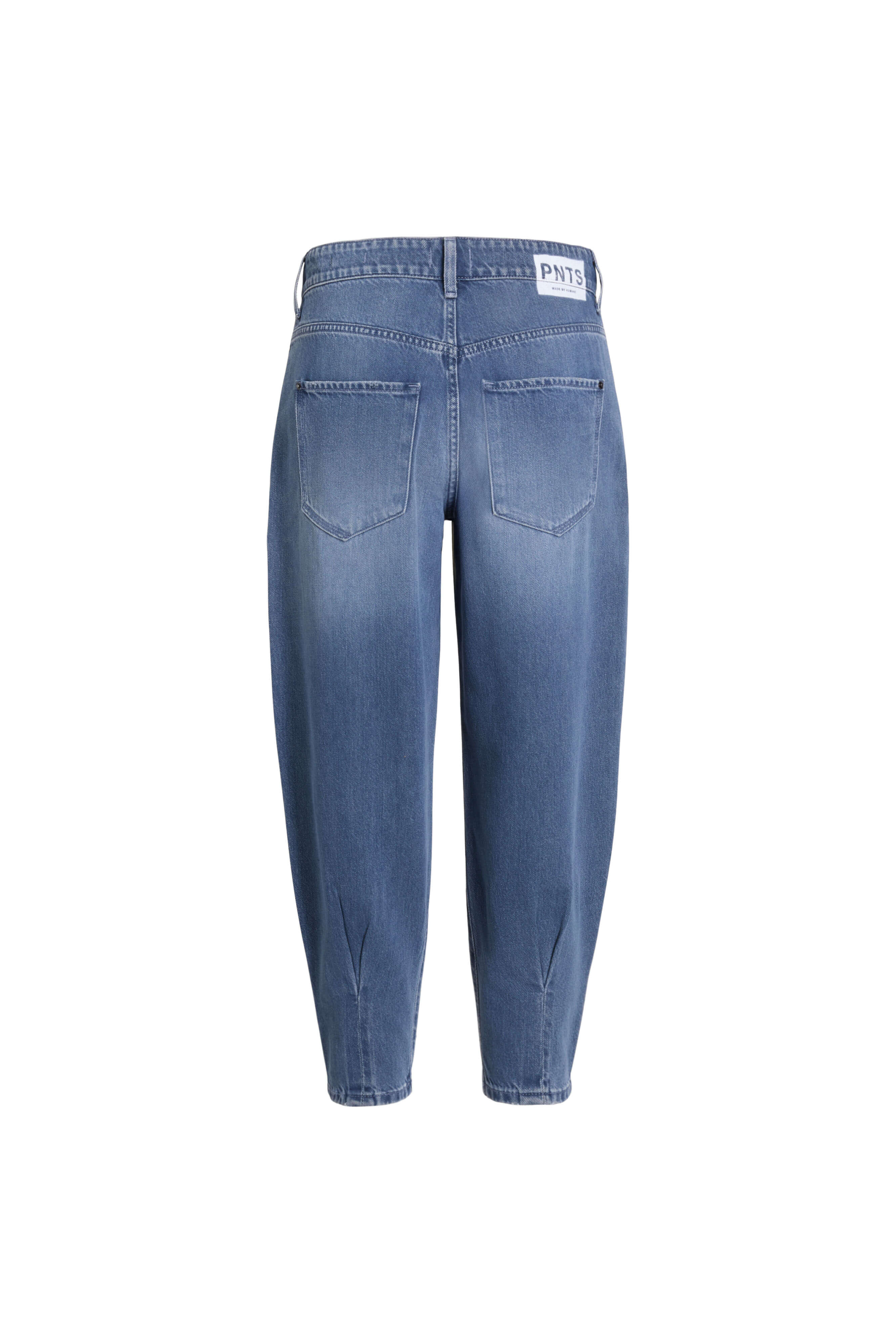 Blaue Balloon-Fit Jeans in der Rückansicht mit zwei Gesäßtaschen, Logo-Patch am Bund und markanten Falten am Beinsaum.