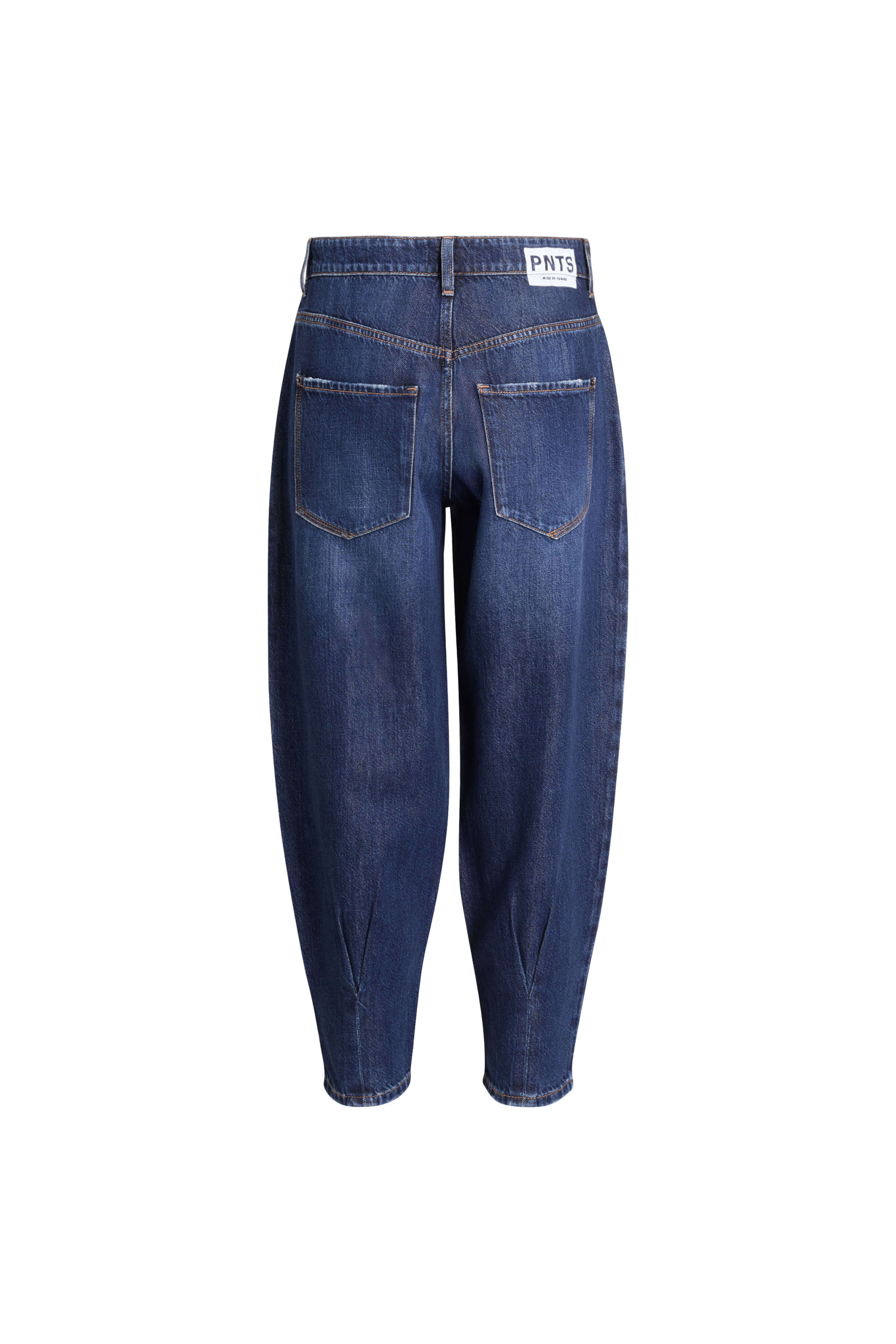 Dunkelblaue Balloon-Fit Jeans in der Rückansicht mit zwei Gesäßtaschen, Logo-Patch am Bund und markanten Falten am Beinsaum.
