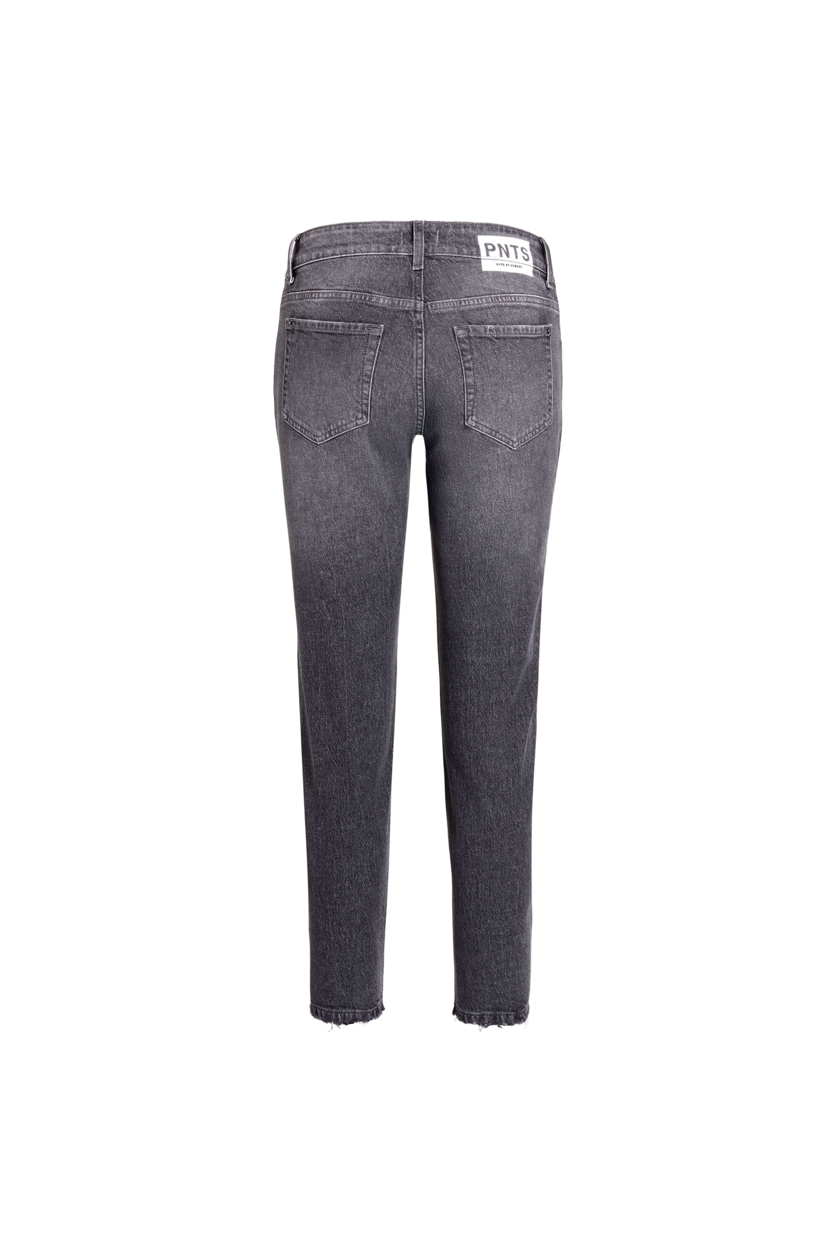 Rückansicht einer grauen Jeans mit weißem Label-Patch und offenem Saum.