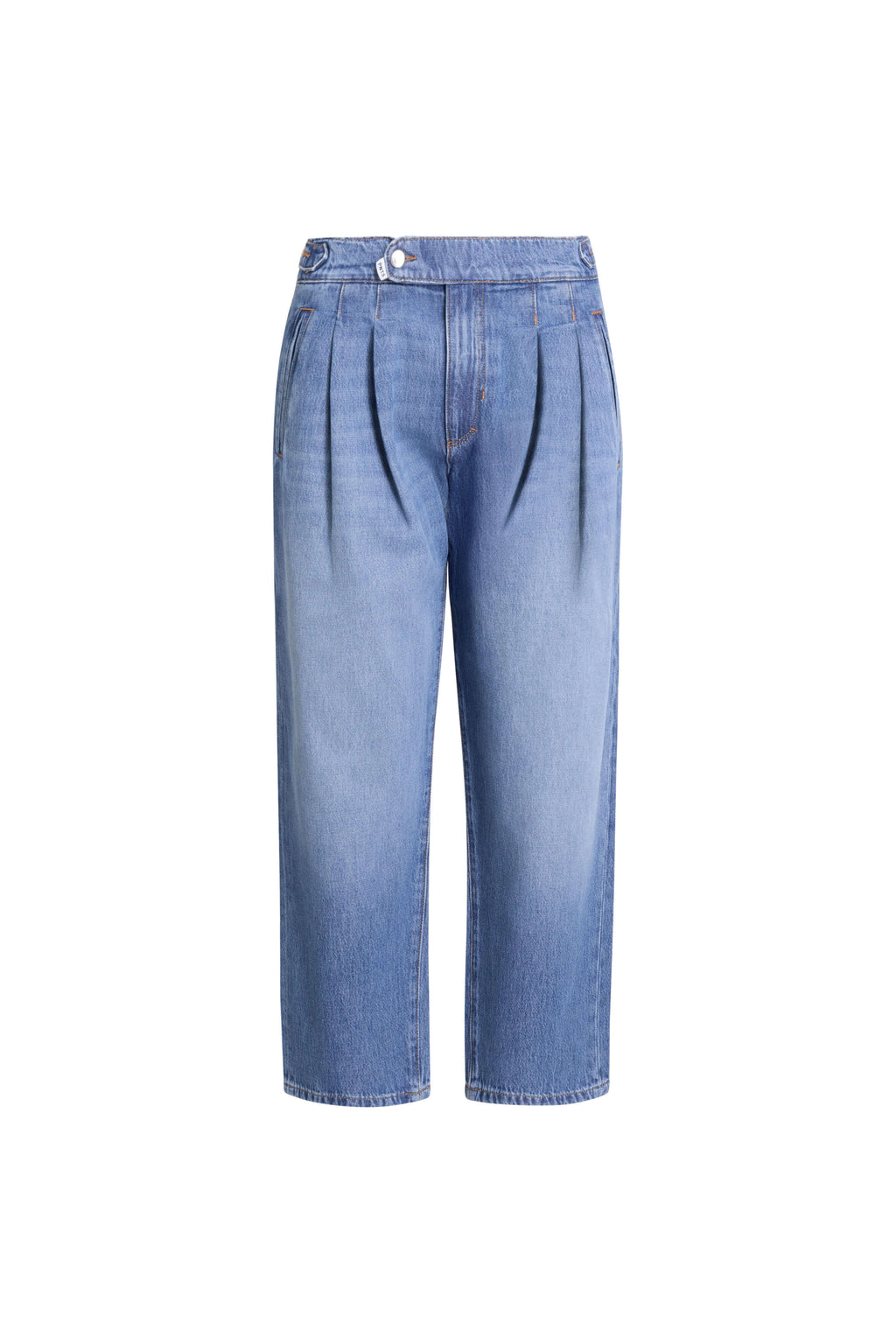 Hellblaue Jeans mit markanten Bundfalten und versetztem Knopfverschluss.