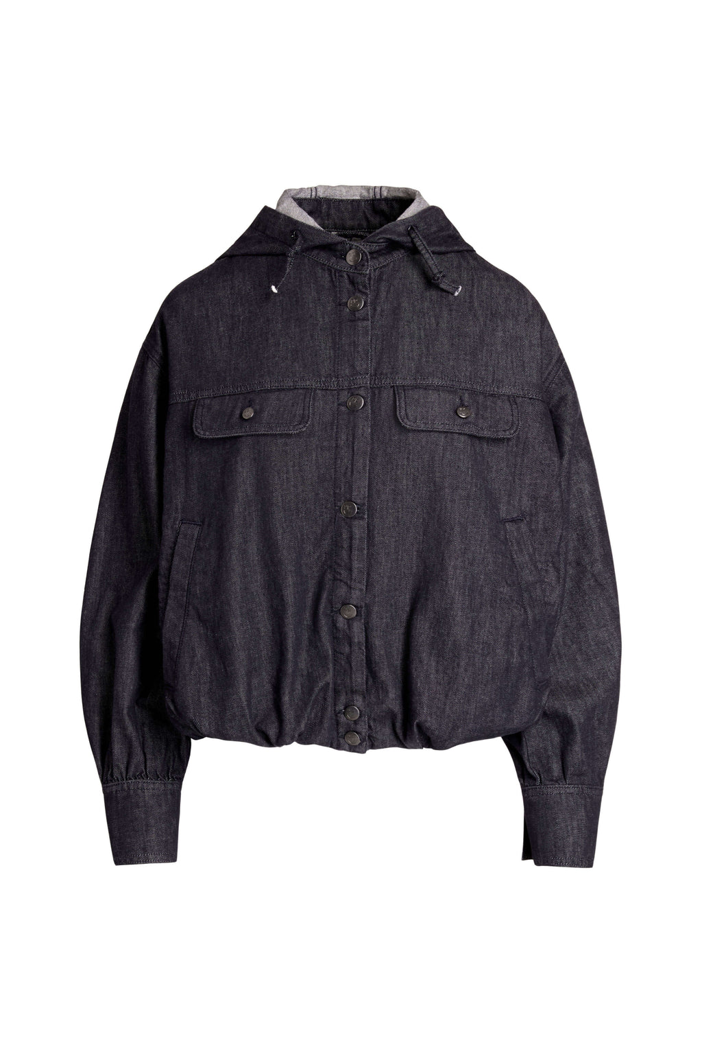 Vorderansicht einer dunklen Kapuzenjacke in Denim-Optik mit Brusttaschen und elastischem Saum.
