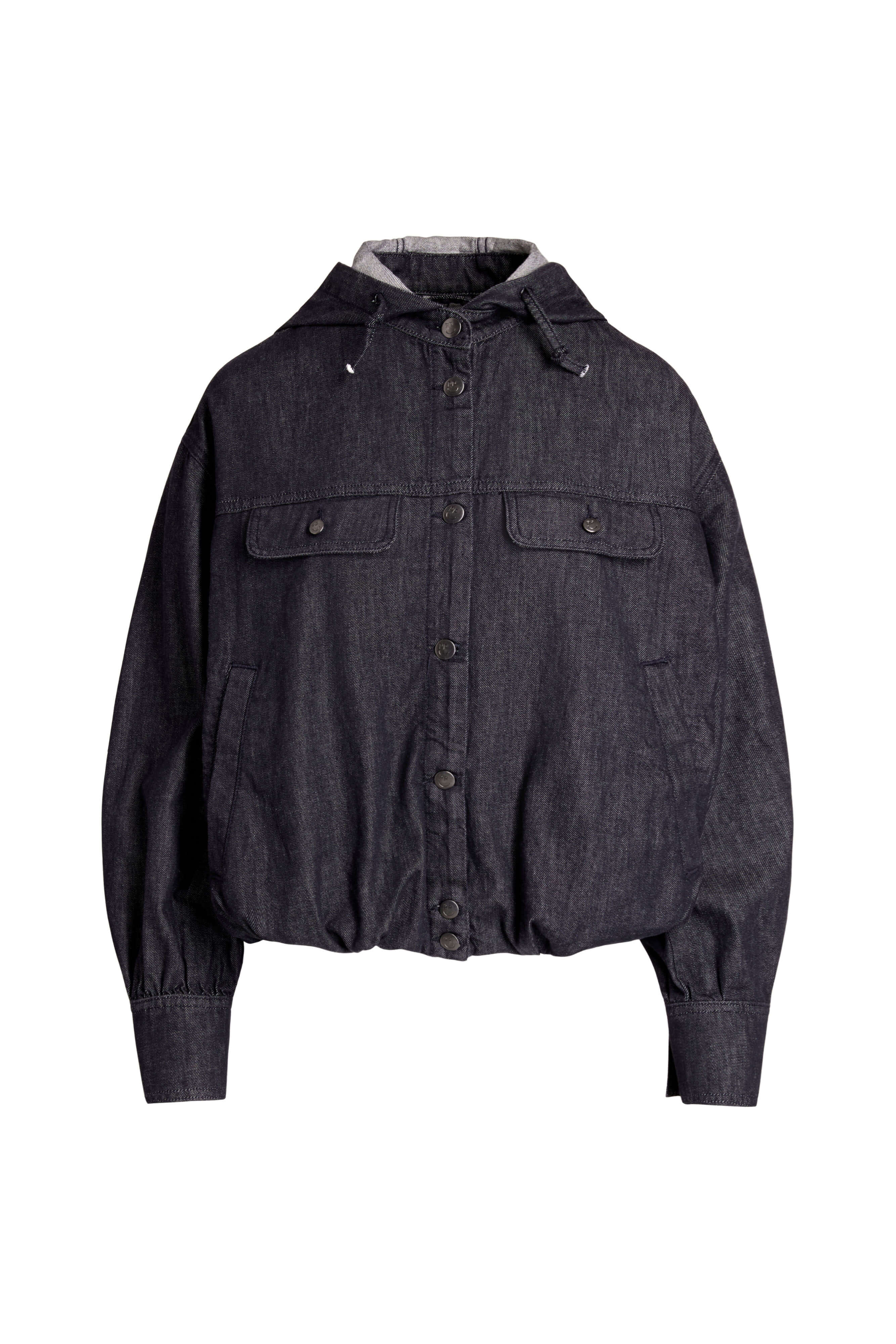 Vorderansicht einer dunklen Kapuzenjacke in Denim-Optik mit Brusttaschen und elastischem Saum.