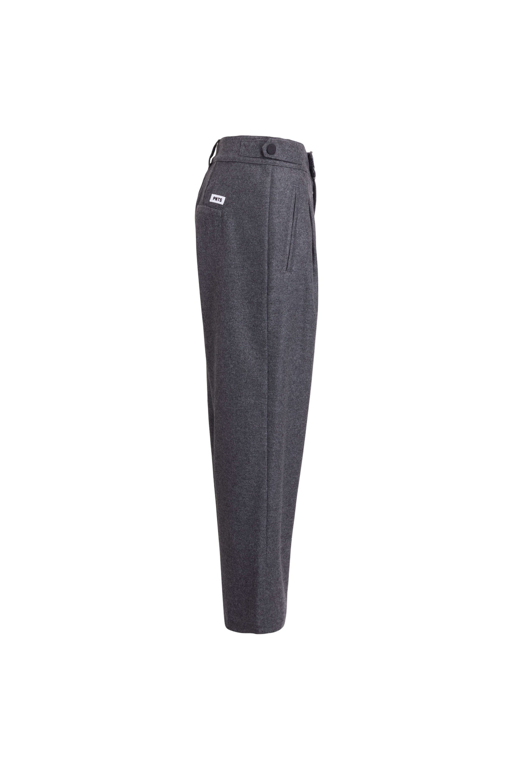 Seitenansicht einer dunkelgrau melierten Hose mit weitem Bein, seitlichem Druckknopf am Bund und Eingrifftasche.