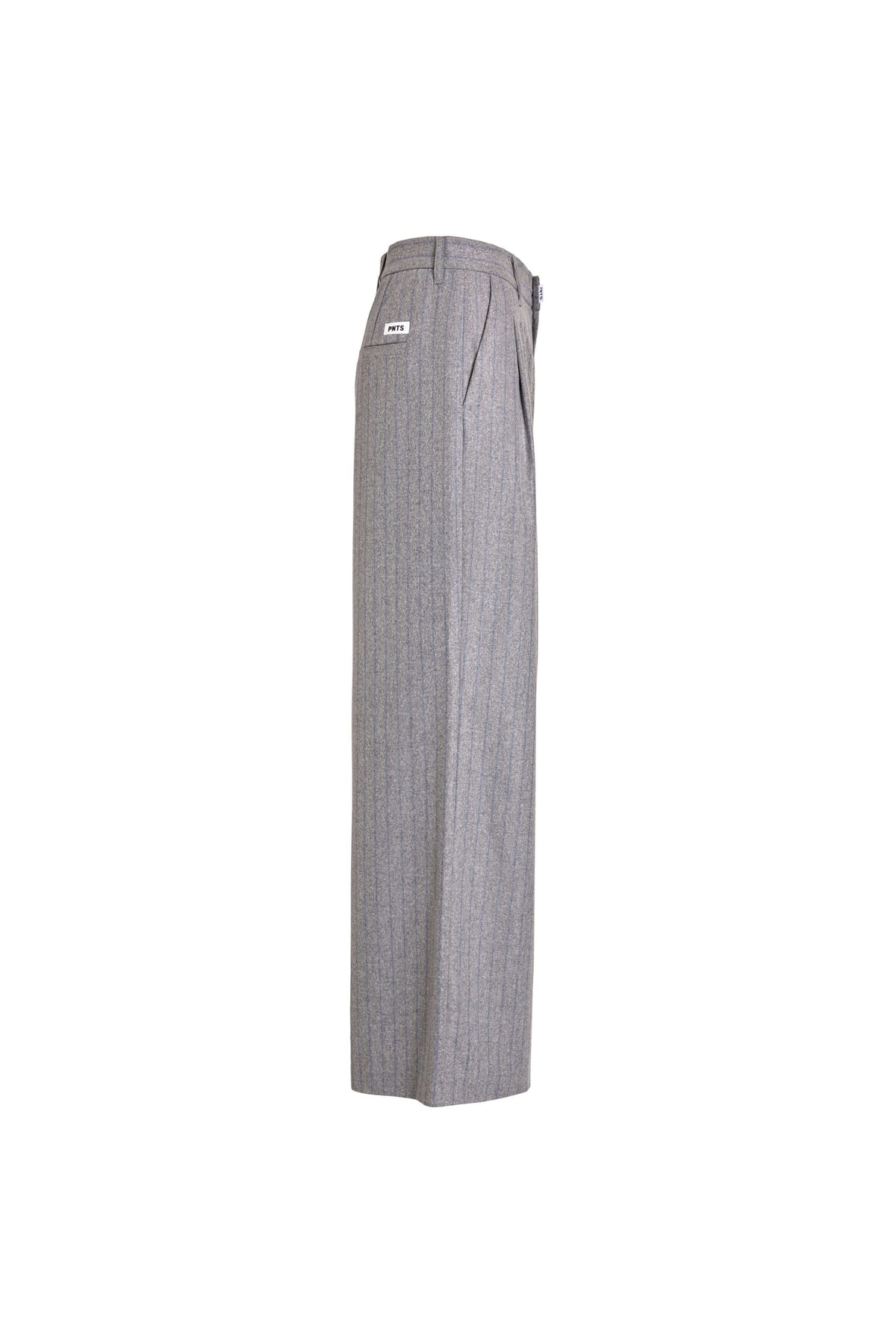 Seitenansicht einer grau melierten Hose mit blauen Nadelstreifen, weitem Bein und seitlicher Eingrifftasche.