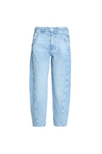 Freisteller Vorderansicht: 05_THE O SHAPE CHINO in hellblau