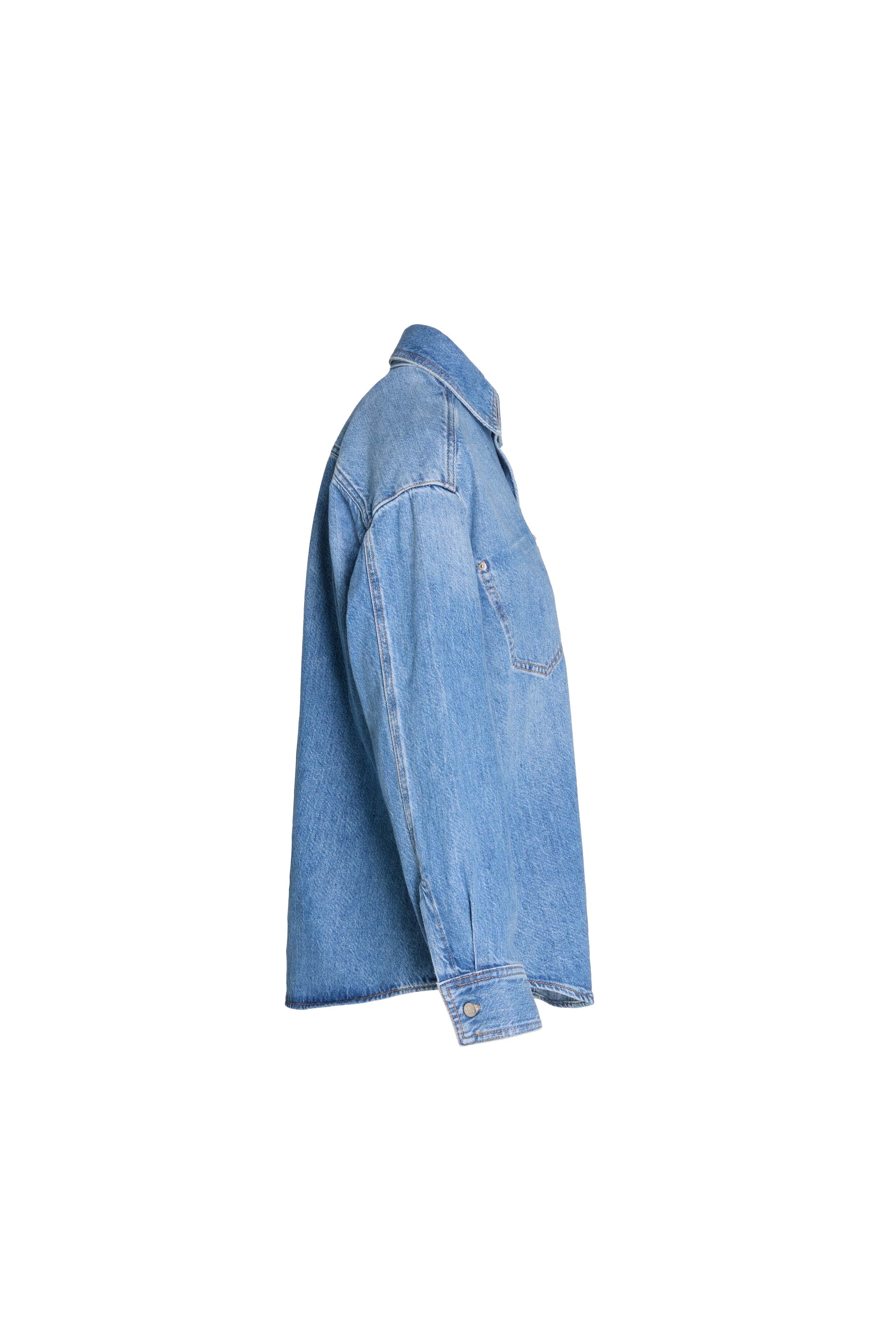 Freisteller Seitenansicht: 27_THE SUIT UP BLOUSE in hellblau 