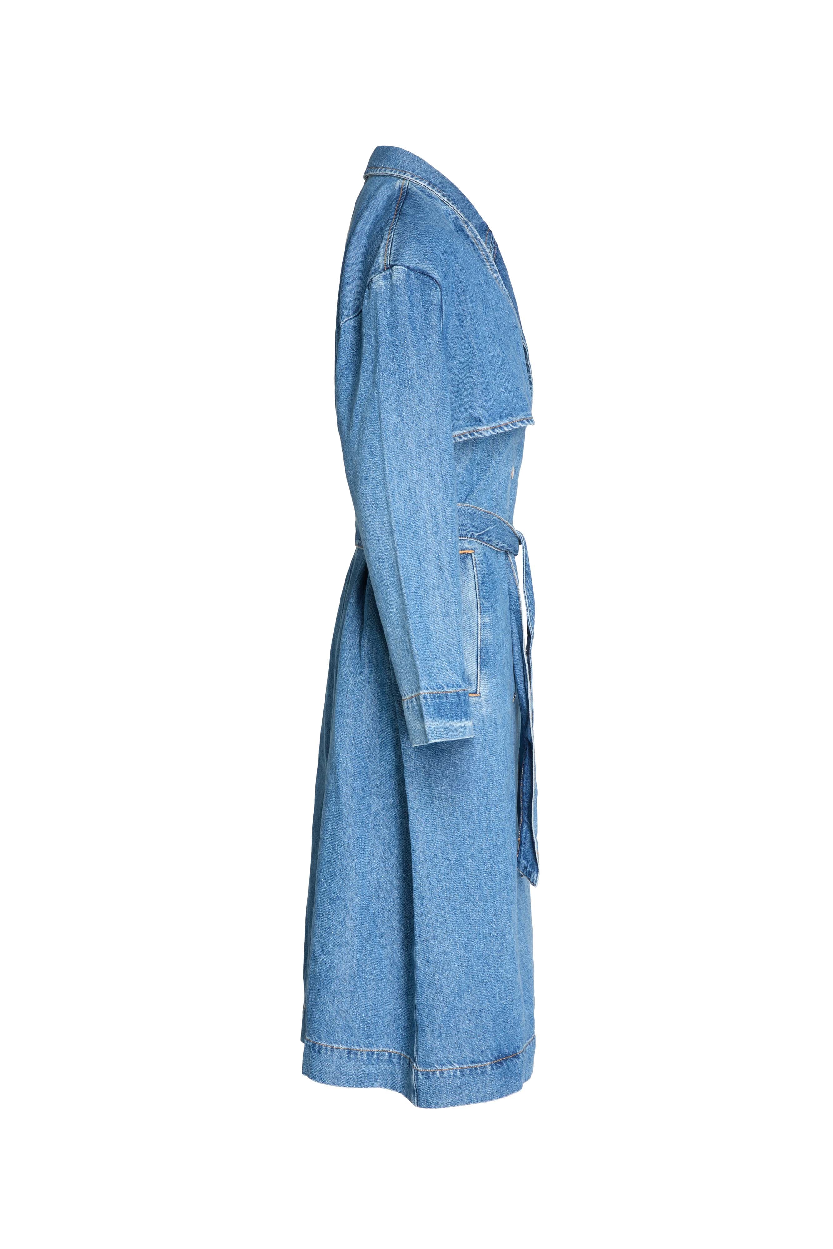 Freisteller Seitenansicht: 27_THE SUIT UP TRENCH in hellblau
