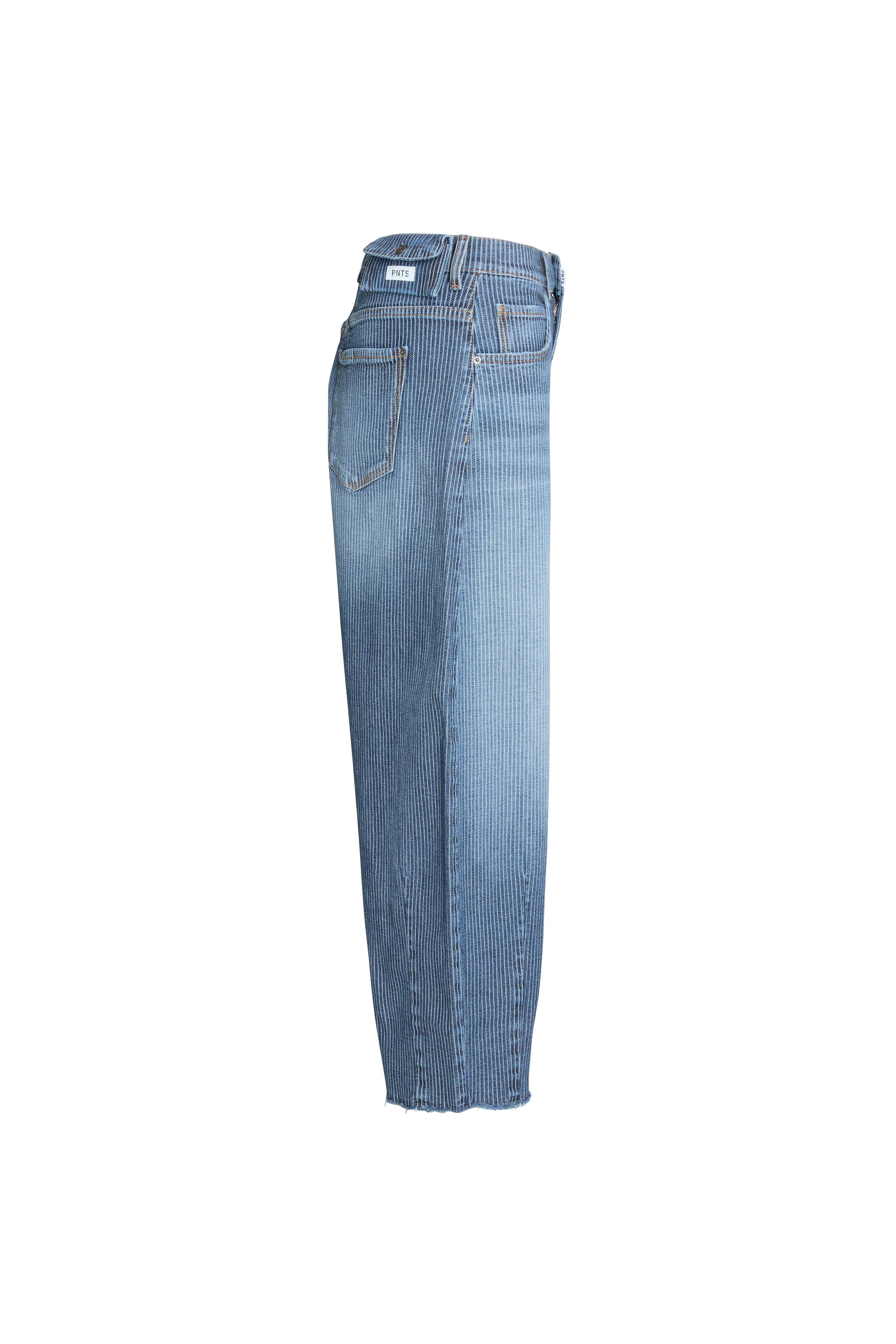 Freisteller Seitenansicht: 05_THE O SHAPE EXTREME STRIPES in mittelblau