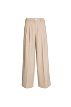 Freisteller Vorderansicht: 14_THE GENT WOOL in beige