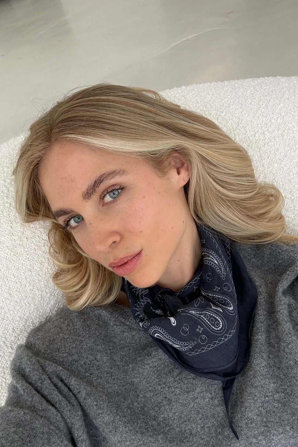 520_THE SCARF