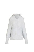 Vorderansicht einer hellgrau melierten Kapuzenstrickjacke mit Knopfleiste.